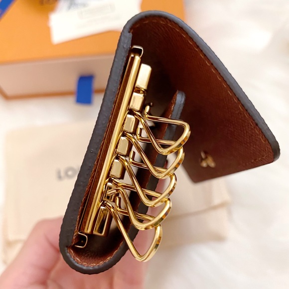 ❌SOLD❌NWT Louis Vuitton Key 6 Holder, M62630 - Picture 11 of 15
